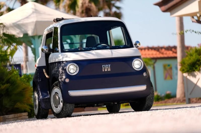 Fiat представил двухместный электромобиль Topolino без дверей для пляжного отдыха