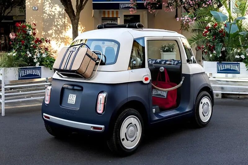Fiat представил двухместный электромобиль Topolino без дверей для пляжного отдыха