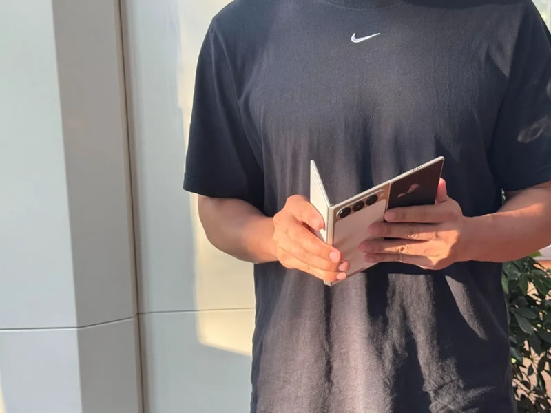Tecno показала смартфон-гармошку Phantom Ultimate G Fold, обскакав Samsung