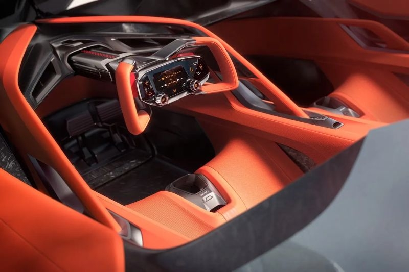 Гиперкару Corvette CX выделили всего 2000 лошадиных сил, но схема доступа в салон позаимствована у истребителей